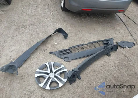 2018 Toyota Rav4 Le z USA, uszkodzony, nr VIN 2T3ZFREV0JW481069